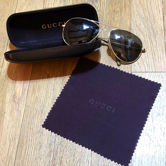 Gucci Glasses Case and Cloth - Picture 2 of 5